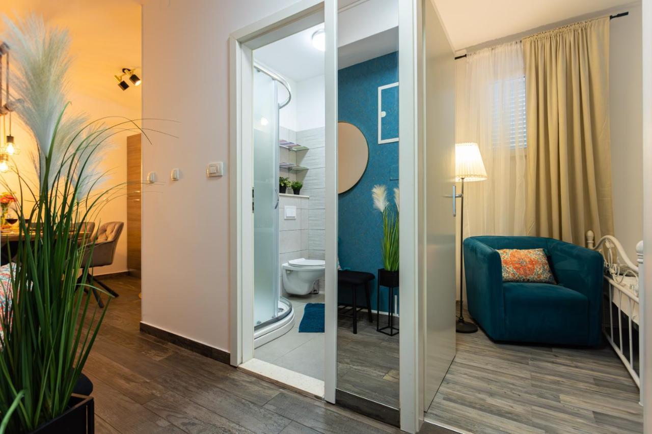 Oasis Luxury Apartment With Terrarce And Jacuzzi Split Exterior photo