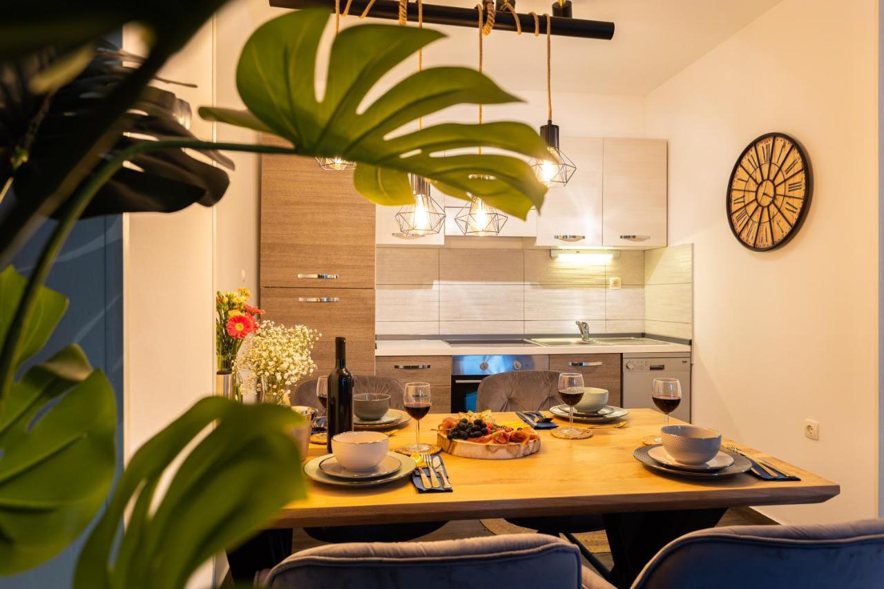 Oasis Luxury Apartment With Terrarce And Jacuzzi Split Exterior photo